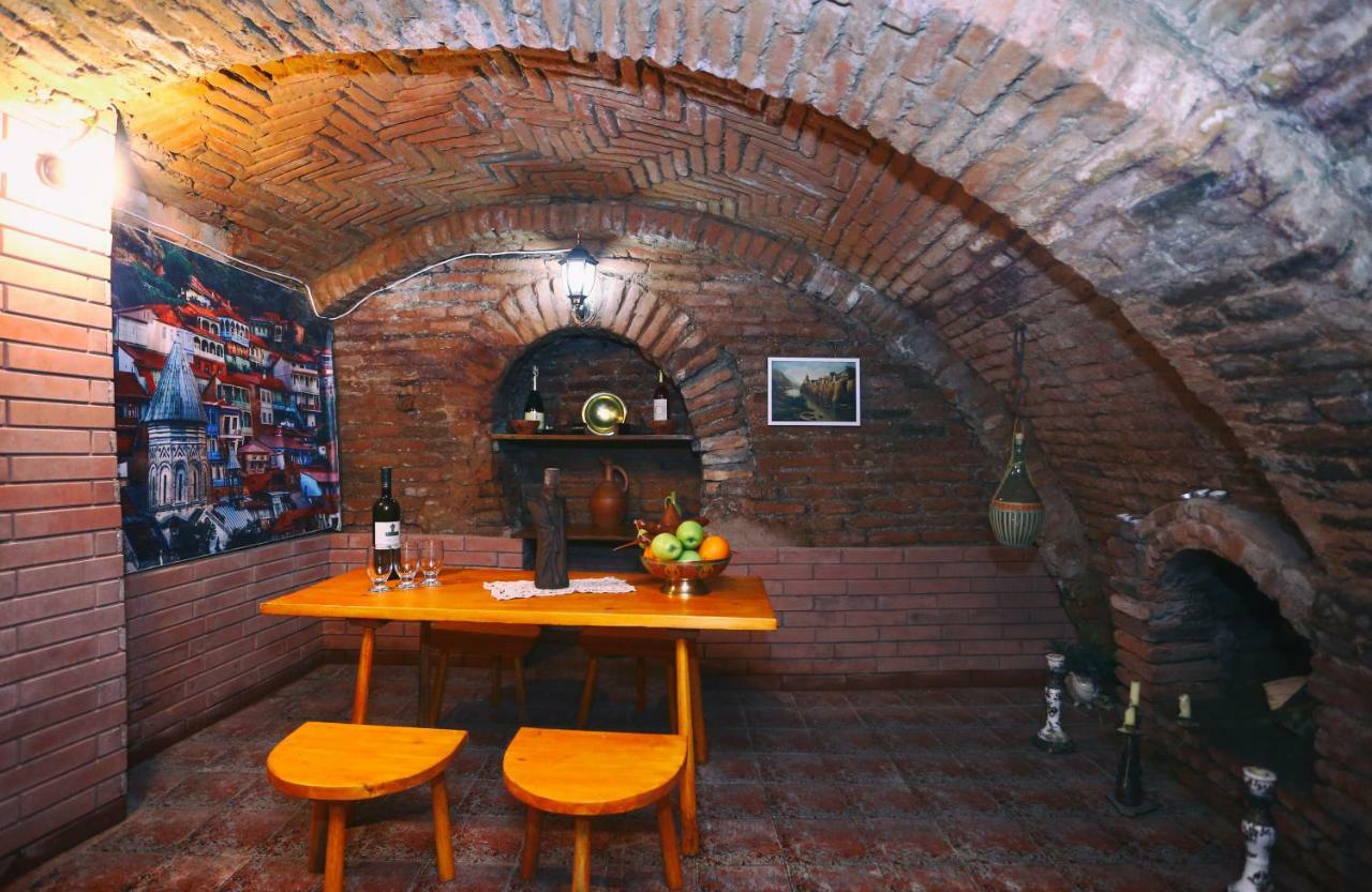 Apartment On Freedom Square Diuma Street Tbilisi Exterior foto