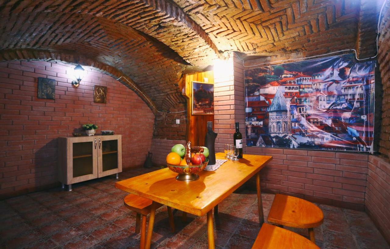Apartment On Freedom Square Diuma Street Tbilisi Exterior foto