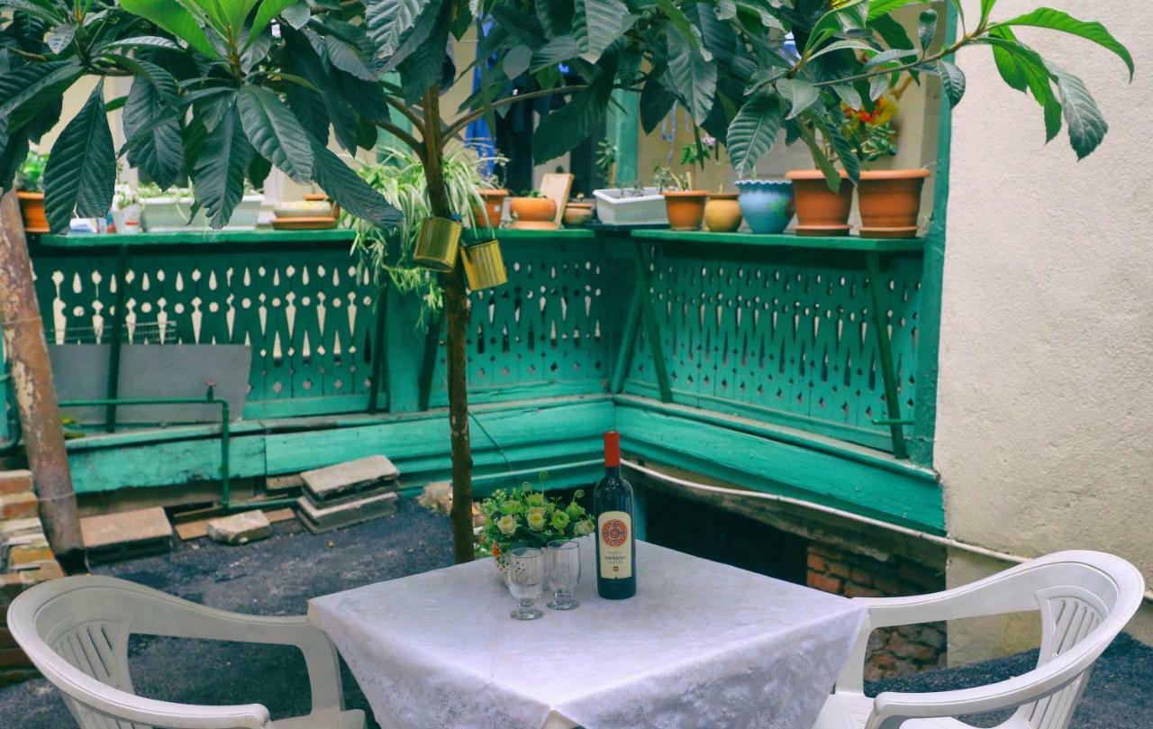 Apartment On Freedom Square Diuma Street Tbilisi Exterior foto